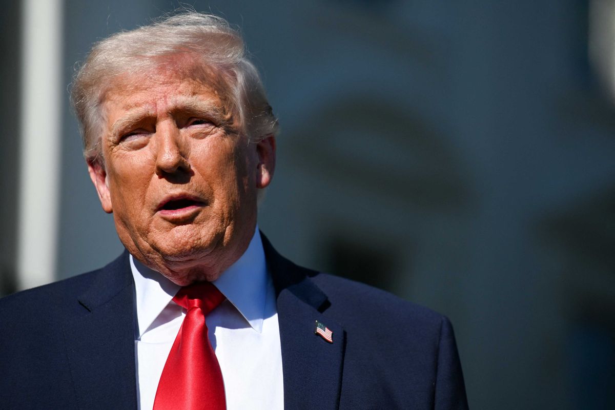 Trump ignores grilling on price of gas by bragging about strength of market— before war