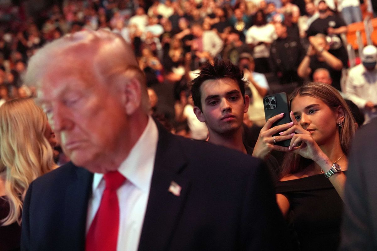 Trump's favorability sinks so low pollster forced to amend chart: 'Had to fix the Y axis'