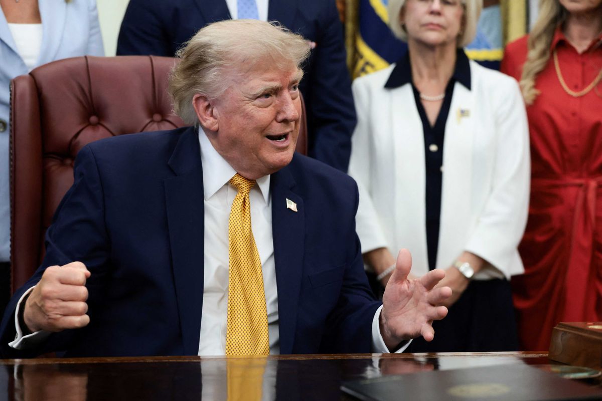 Trump halts Oval Office meeting to hawk major donor's product: 'I got to give him a plug'