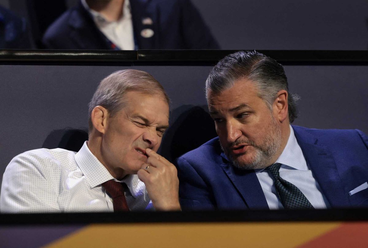 A Hollywood star leaped to defend a MAGA liar drowning in boos — and that's the problem
