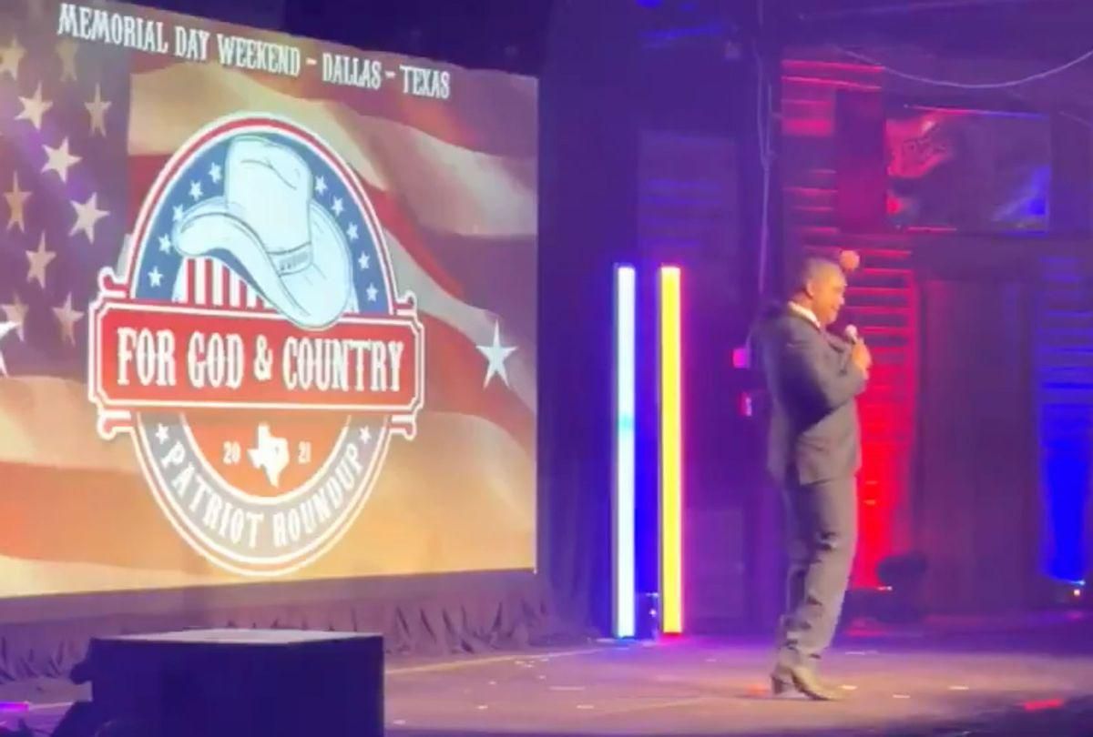 Former Roger Stone advisor makes 'hang Hillary' gesture at Q-friendly Texas gathering