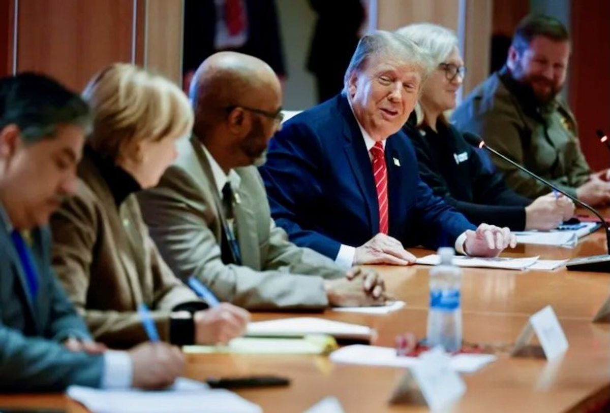 Trump woos union bosses on election campaign trail