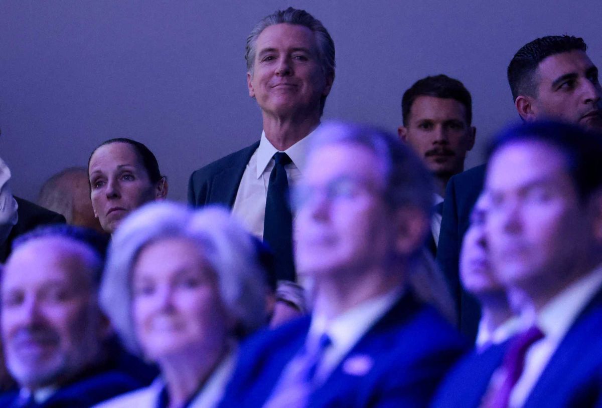 Gavin Newsom captured on video laughing as Trump delivers Davos speech