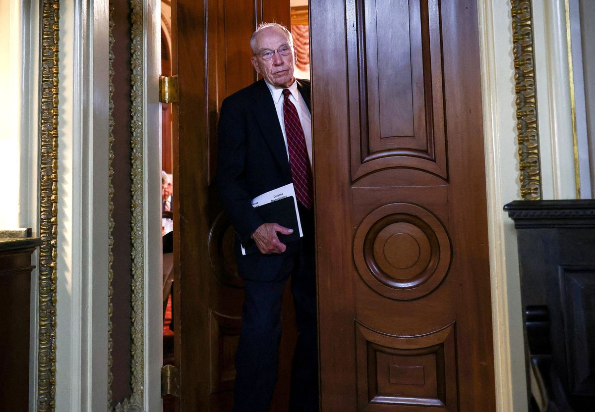 GOP senator voices fear about 'dying in office' — and having a Dem governor replace him