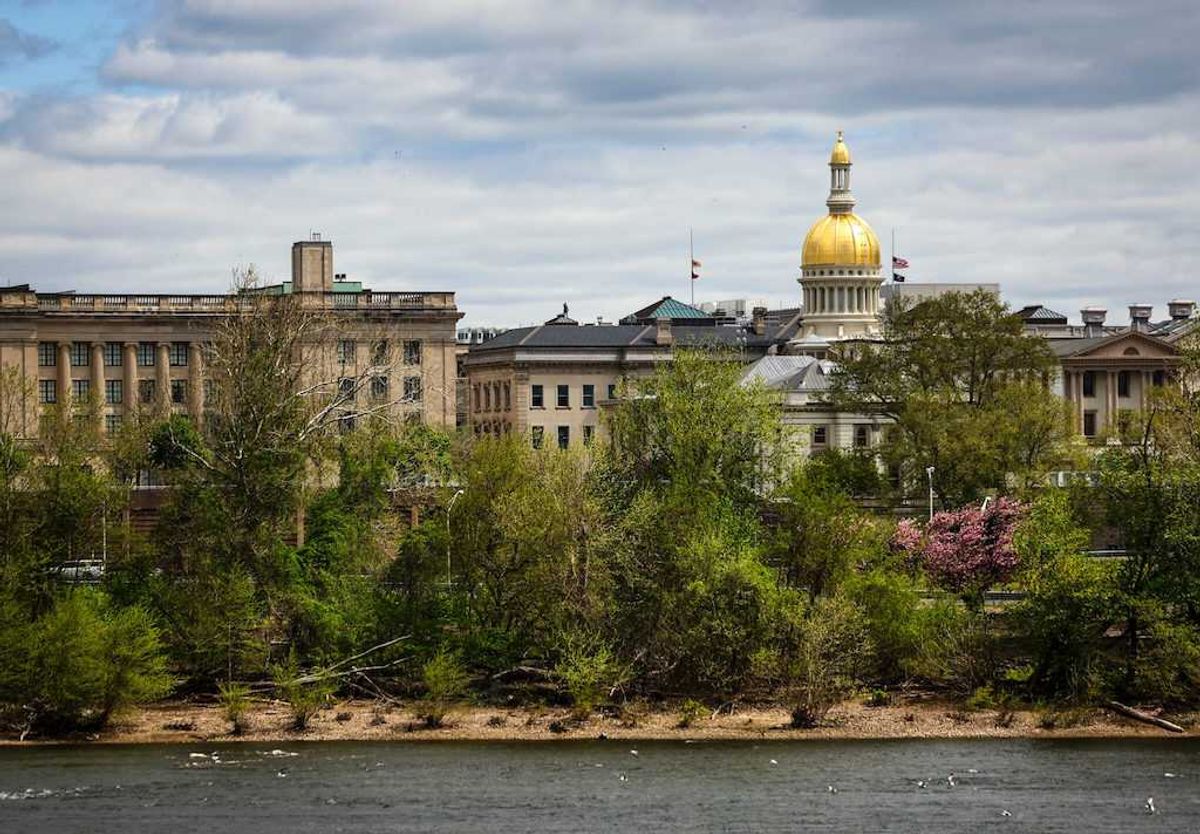 Half US states don’t have enough cash to pay their bills: report