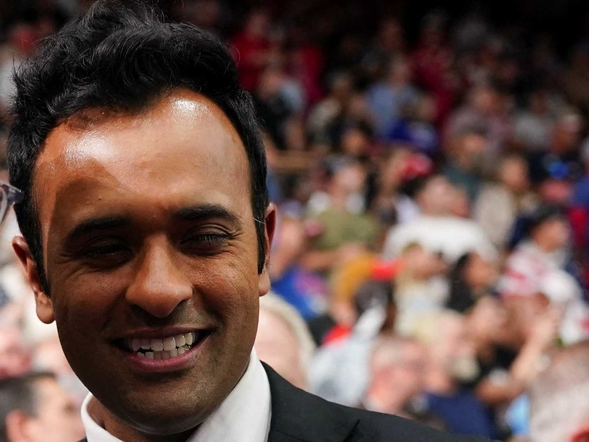 ‘Good God’: Vivek Ramaswamy becomes laughing stock after nearly dropping child