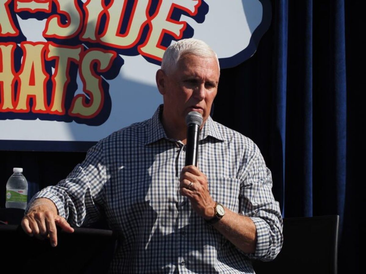 Fairgoers mingle with five GOP presidential candidates on Day 2 of Iowa State Fair