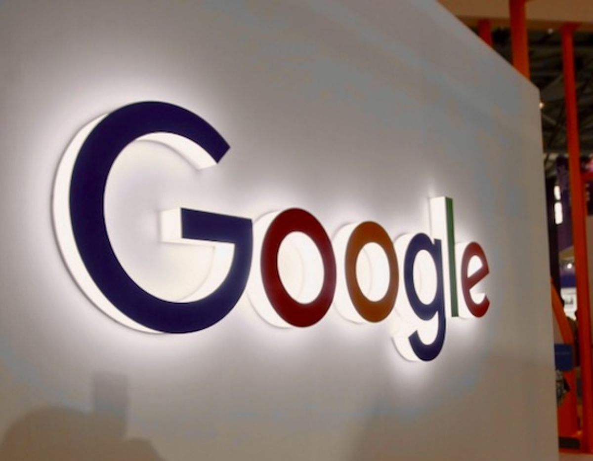 Google shares plunge after Apple executive's court testimony