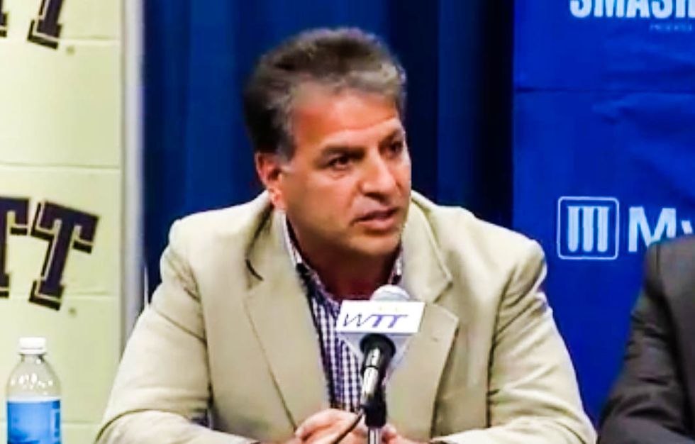 Big Pharma boss caught giving execs two middle fingers after they complain about EpiPen price gouging: report