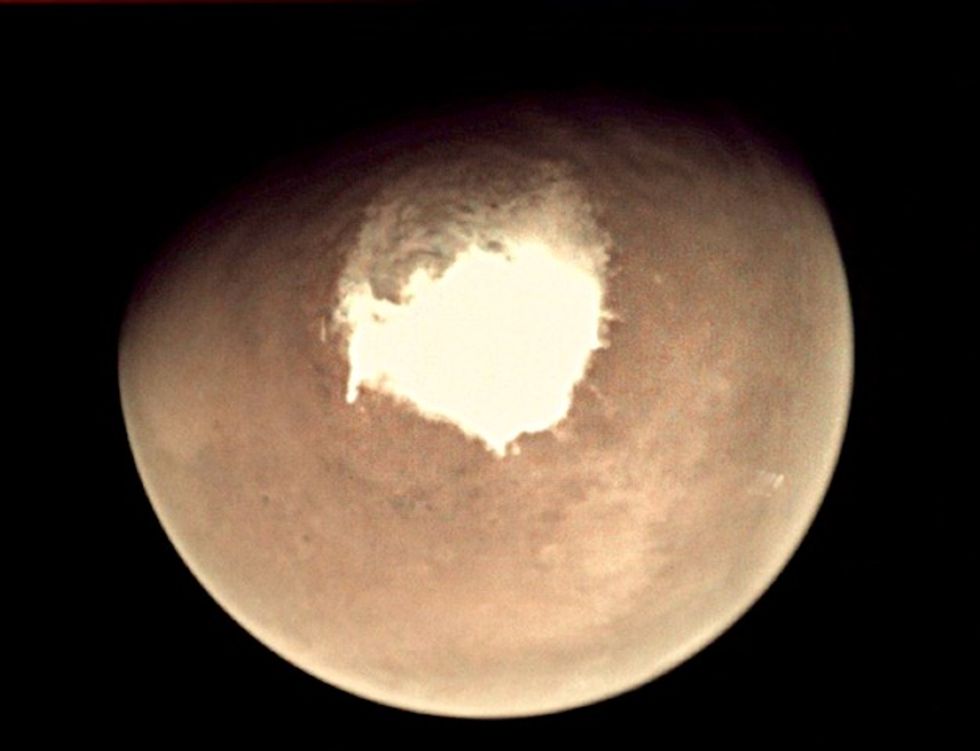 First lake of liquid water is discovered on Mars