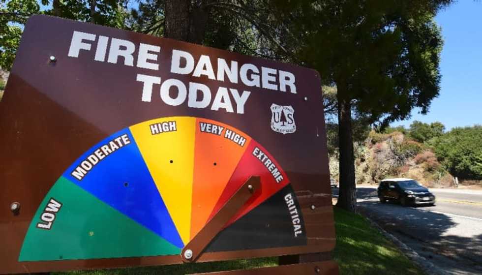 Helicopters rescue over 200 trapped in California wildfire