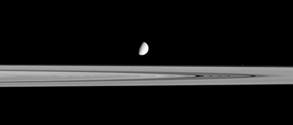 Alien life in our Solar System? Study hints at Saturn's moon