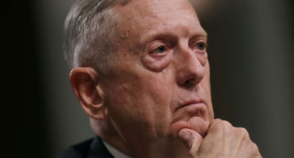 Trump, top aides seek to overcome divisions delaying Afghan strategy