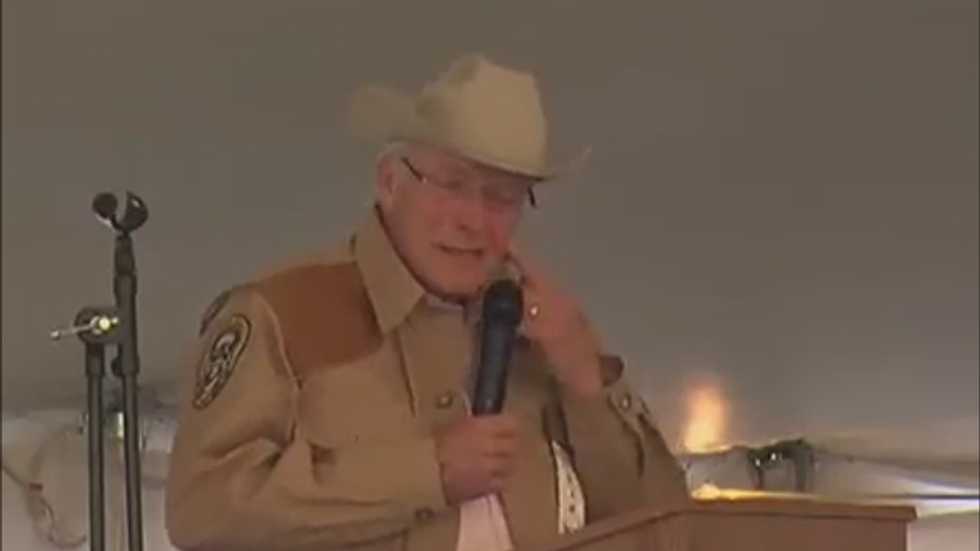 Dick Cheney mocked by guy in a kilt after he loses antelope hunt over a 'gun malfunction'