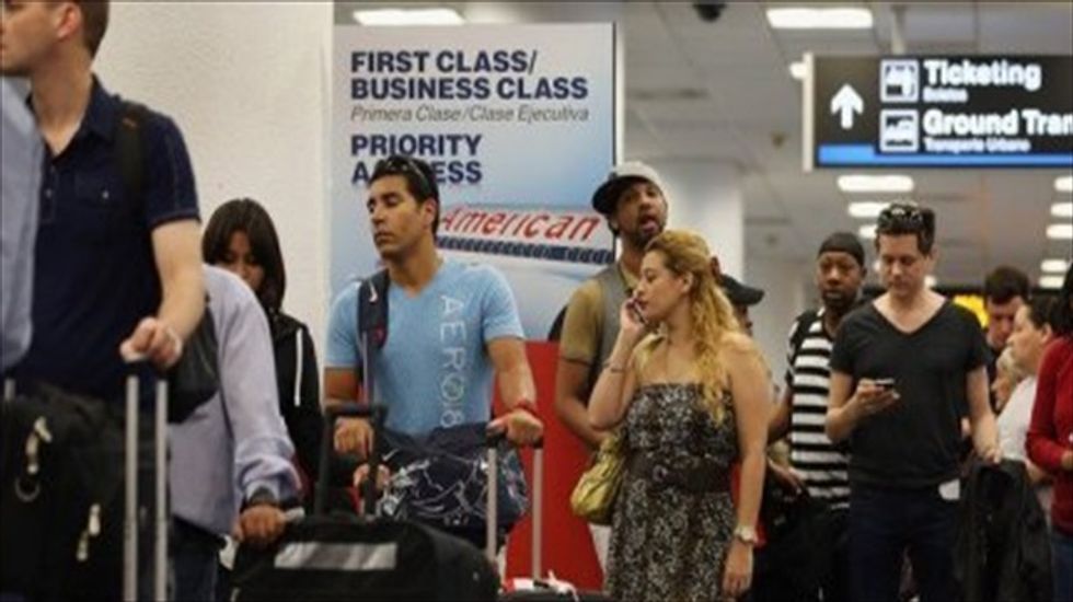 FAA considers easing flight restrictions on smartphone and laptop use