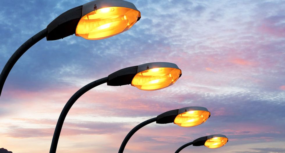 American Medical Association warns of health and safety problems from LED streetlights