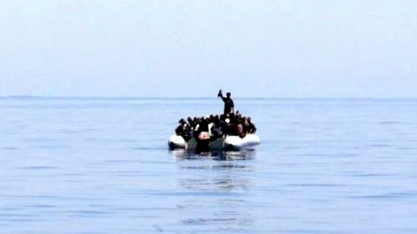 Italy intercepts 700 asylum-seekers, including Syrians