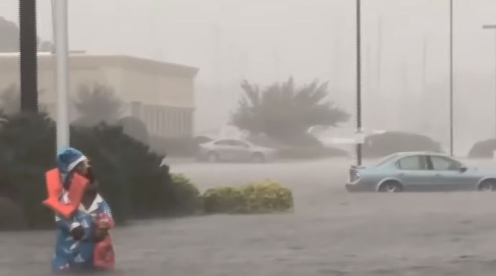 Charleston bar shredded after bragging about chefs working 14-hour shifts through Hurricane Florence