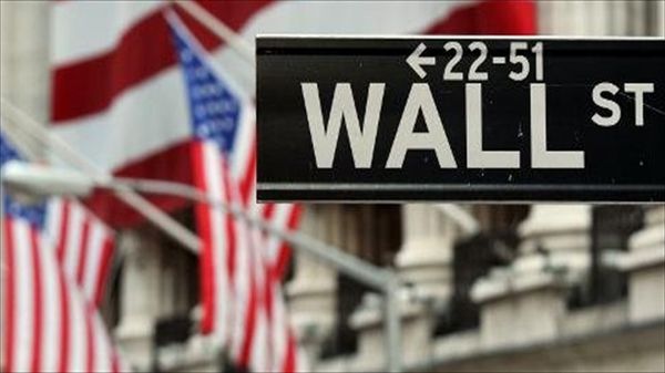 U.S. stocks fall as budget fight continues