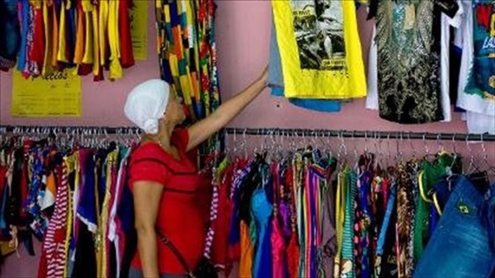 Cuban merchants defy ban on sale of imported clothes