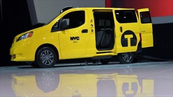 Judge blocks Bloomberg's plan for all-Nissan New York taxi fleet