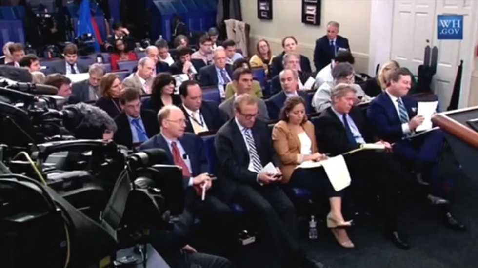 Fox News' Ed Henry walks out after snub at White House press conference
