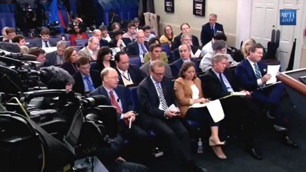 Fox News' Ed Henry walks out after snub at White House press conference