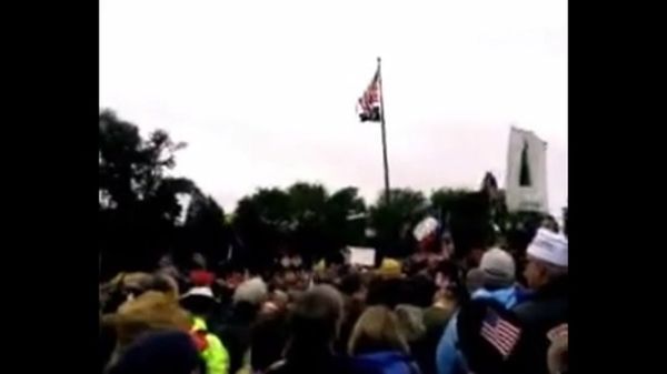 Veterans group angry that tea party activists hijacked their memorial protest