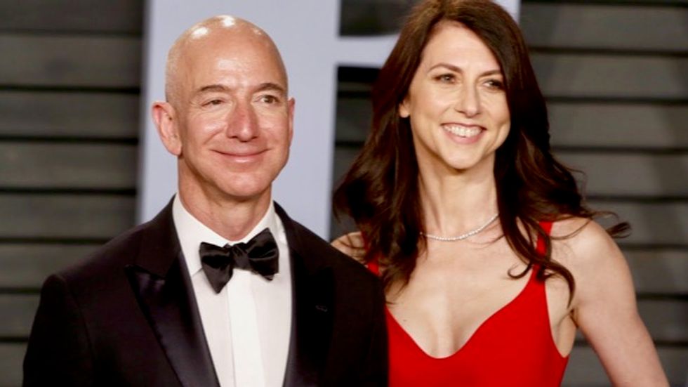 Bezos ex-wife to surrender 75% of couple's Amazon shares