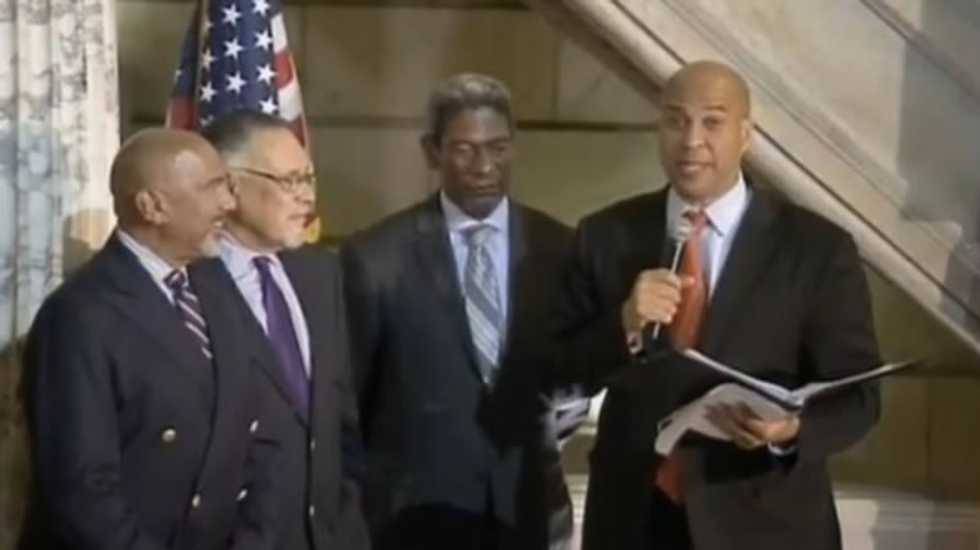 Cory Booker officiates same-sex marriages the minute they become legal in New Jersey