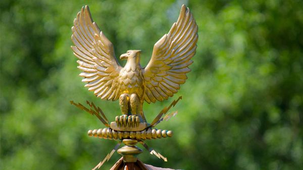 1,800-year-old Roman eagle sculpture found by archaeologists in London