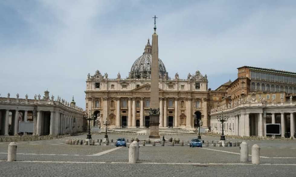 Reopening of Saint Peter's marks first step for Italy's Catholics
