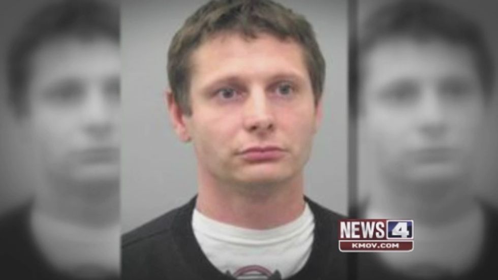 Missouri father arrested at Cracker Barrel over Craigslist ad seeking rape of daughter