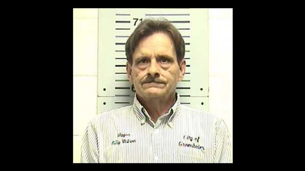 Tennessee mayor arrested at city hall for stealing Toys for Tots' Christmas money