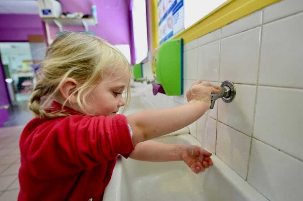 Virus symptoms multiply as pandemic deepens