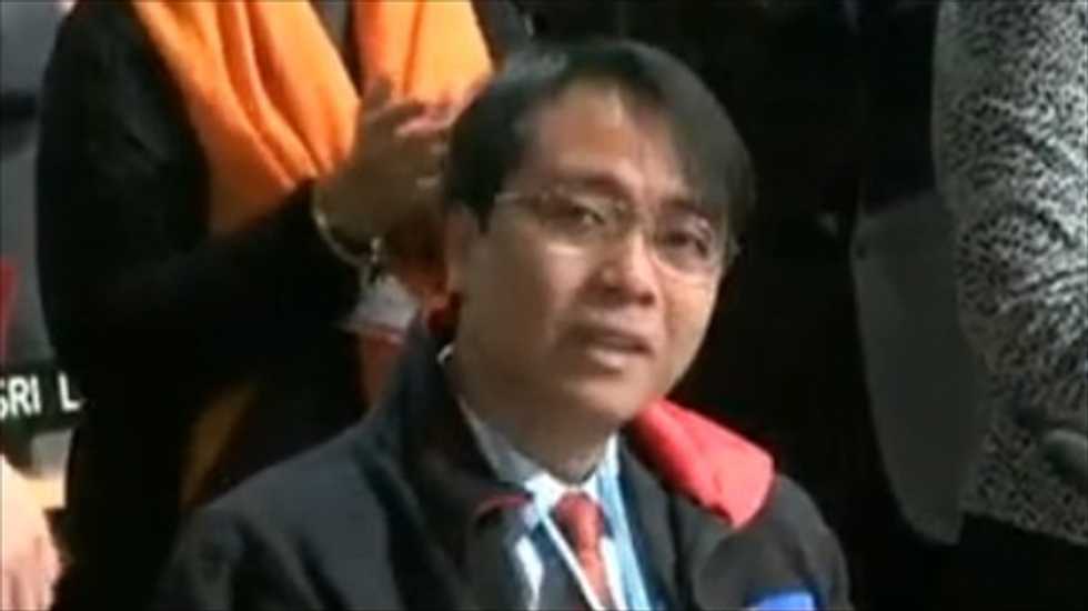 WATCH: Filipino official's tearful call for U.N. action on climate change after Typhoon Haiyan