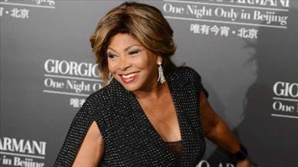 Singer Tina Turner gives up her U.S. citizenship