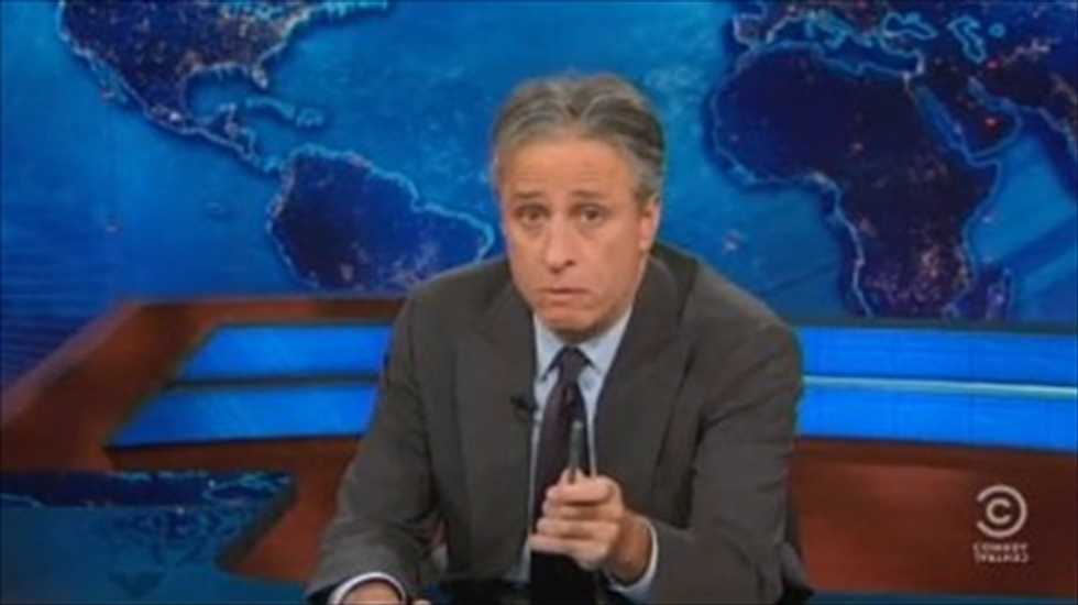 Jon Stewart mocks Chris Christie for stuffing pigs in crates for his presidential hopes