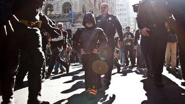 San Francisco transforms into Gotham City to allow 5-year-old leukemia patient to play 'Batkid' for a day