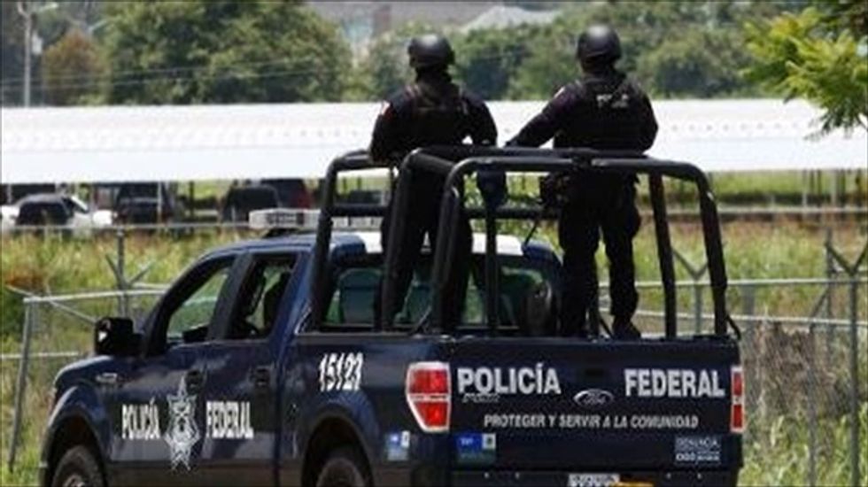 Gunfights rock Mexico border town near Texas as police arrest drug lord