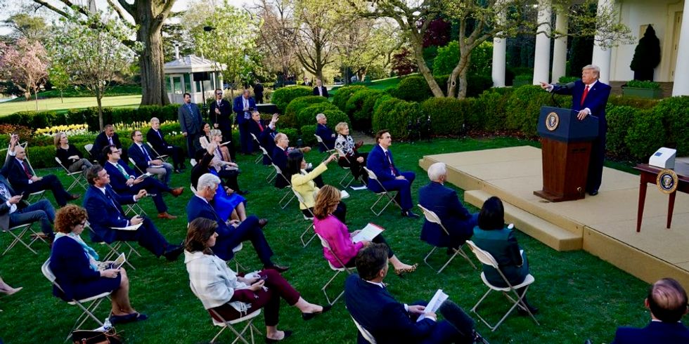 White House reporters hailed as 'information heroes'