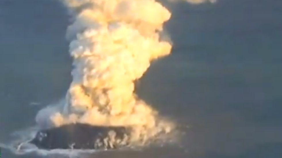 Dramatic volcano eruption gives birth to new Japanese islet