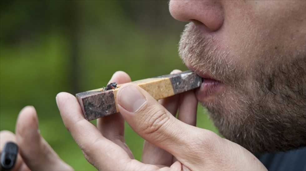 Washington man and liquor board debate ban on allowing bar customers to smoke pot