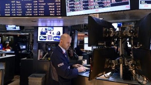 U.S. stock markets score first gain of year