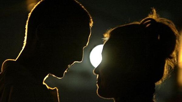 Brain imaging study shows 'stark difference' in neural wiring of men and women