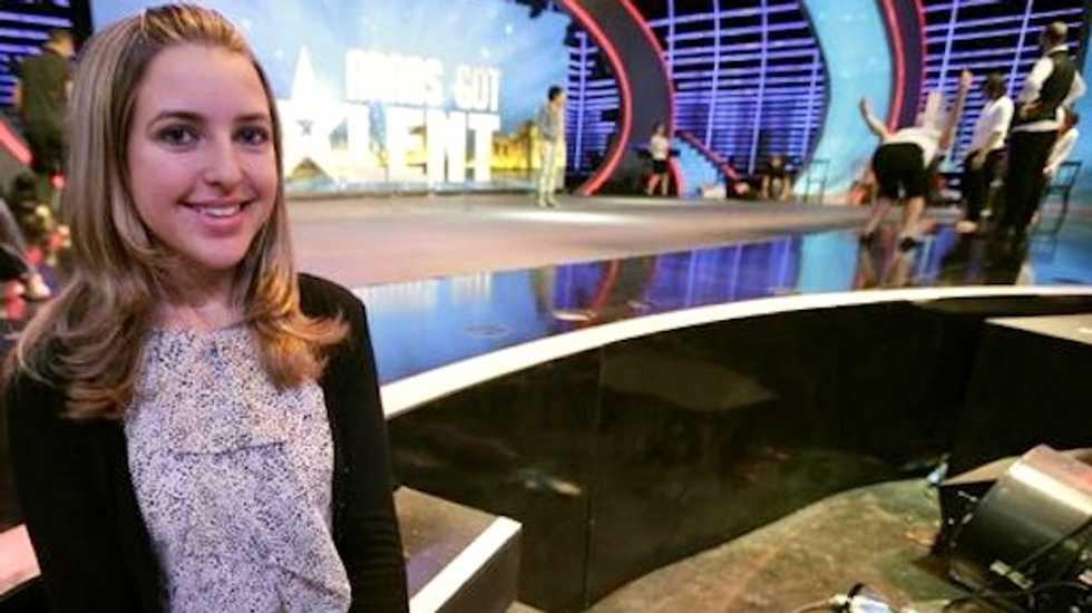 American woman stuns audience and judges on 'Arabs Got Talent'