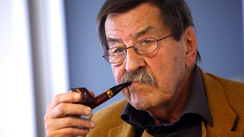 Günter Grass, Margaret Atwood and Martin Amis join 500 of the world's leading authors to demand 'digital bill of rights' to curb surveillance