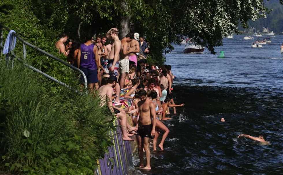 Half of newly diagnosed coronavirus cases in Washington are in people under 40