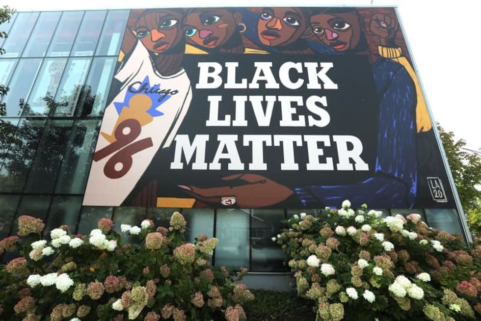 Artist behind BLM mural outside Chicago Bulls' practice facility paints picture of hope, 'cultural renaissance'