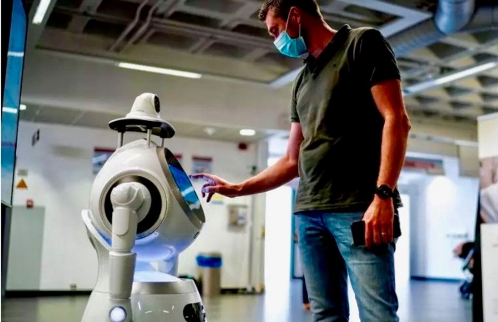 Robomedic is the droid Antwerp hospital was looking for